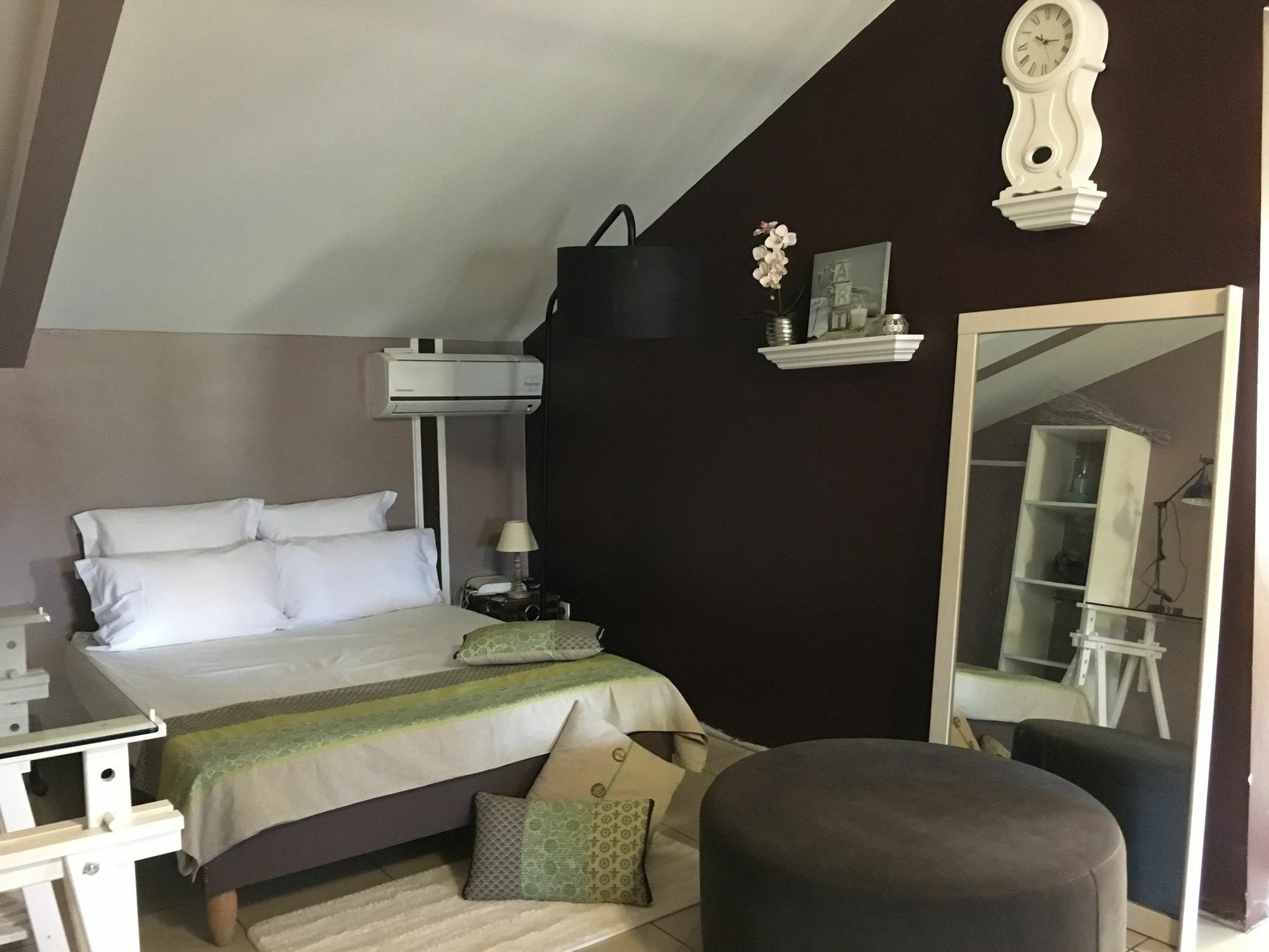 House With 5 Rooms In Etang Sale, With Wonderful Mountain View, Enclos エクステリア 写真