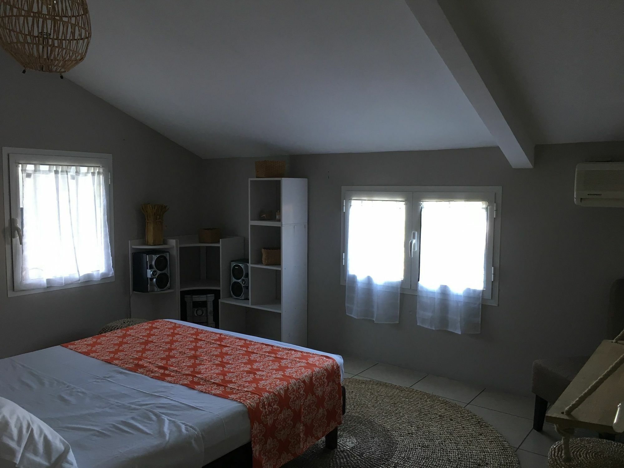 House With 5 Rooms In Etang Sale, With Wonderful Mountain View, Enclos エクステリア 写真